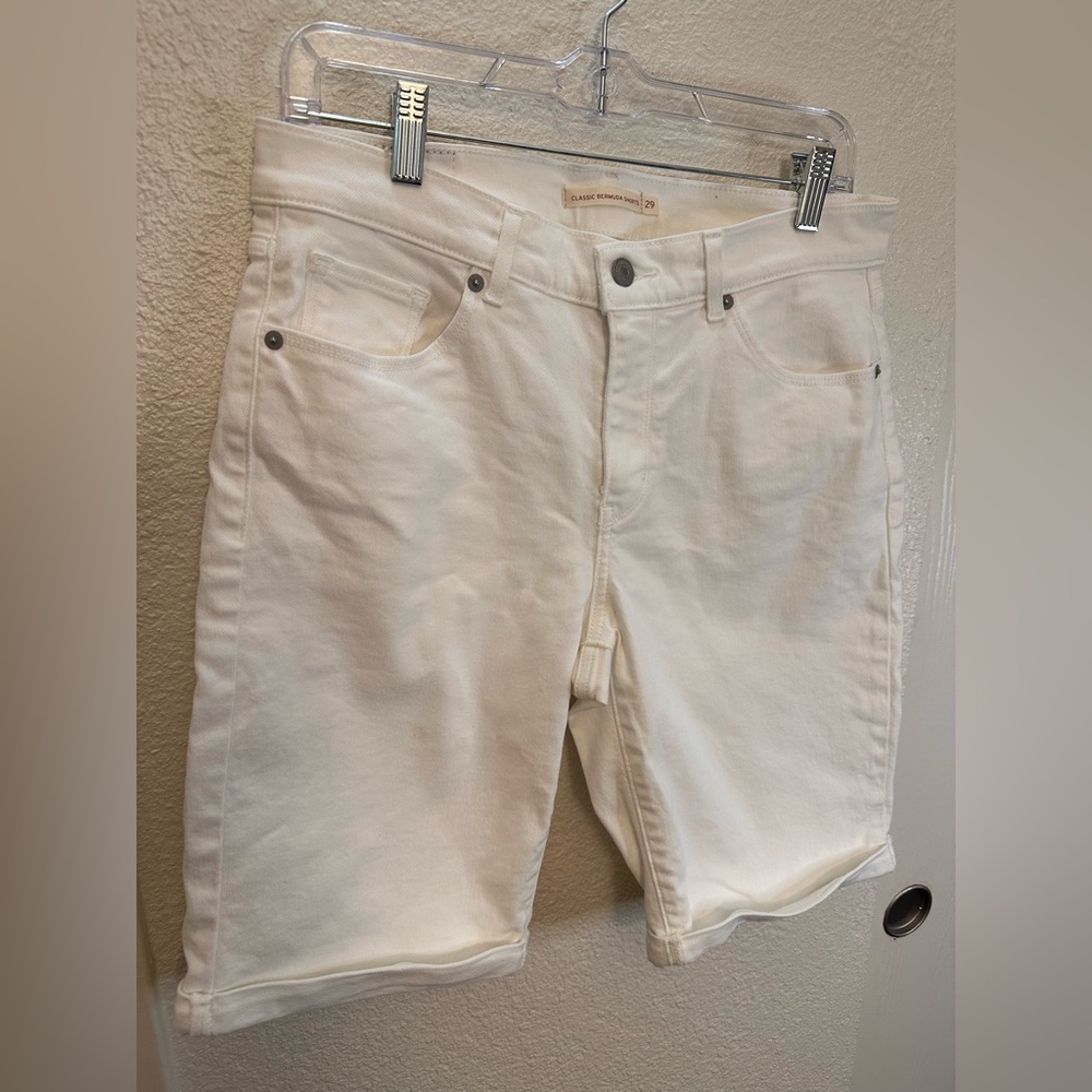 Levi’s, Classic White Denim Bermuda Shorts. Size 29.